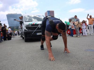 Strongman 1 Strongman 1